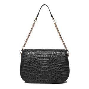 Pre-order D’MOM Curva Mini Crocodile Party bag!